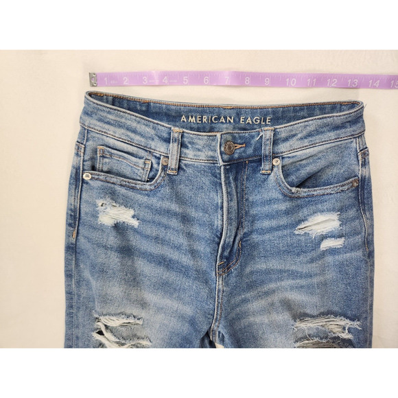 Sz 2 American Eagle Heavily Distressed Mom Jeans Medium Wash Womens Size Two AEO - Picture 3 of 12